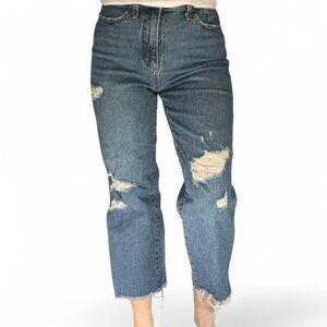 Universal Thread Women's Medium Wash Distressed Jeans – Size 6 (7/8 Length)